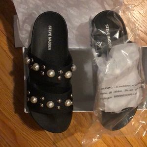 Steve Madden slides